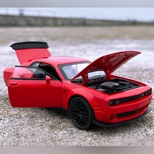 Diecast 1:32 Dodge Challenger red hellcat red eye car doors, trunk and…